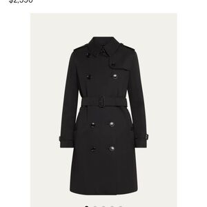 Burberry’s Trench Coat NWOT